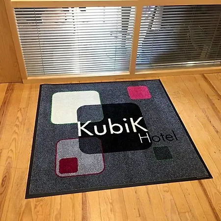 Kubik 2* Caces