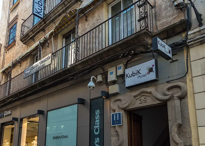 Kubik Szálloda 2*
